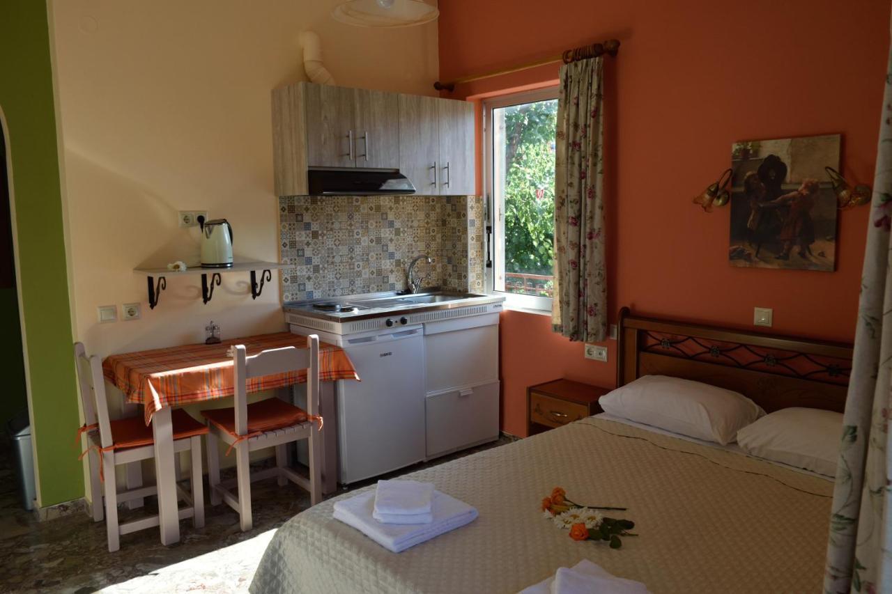 Stamoulis Apartments Agia Efimia Екстериор снимка