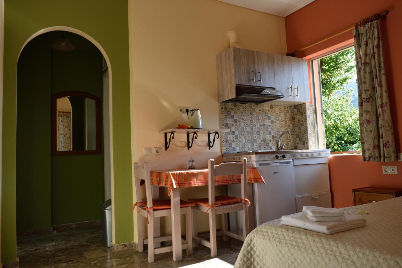 Stamoulis Apartments Agia Efimia Екстериор снимка