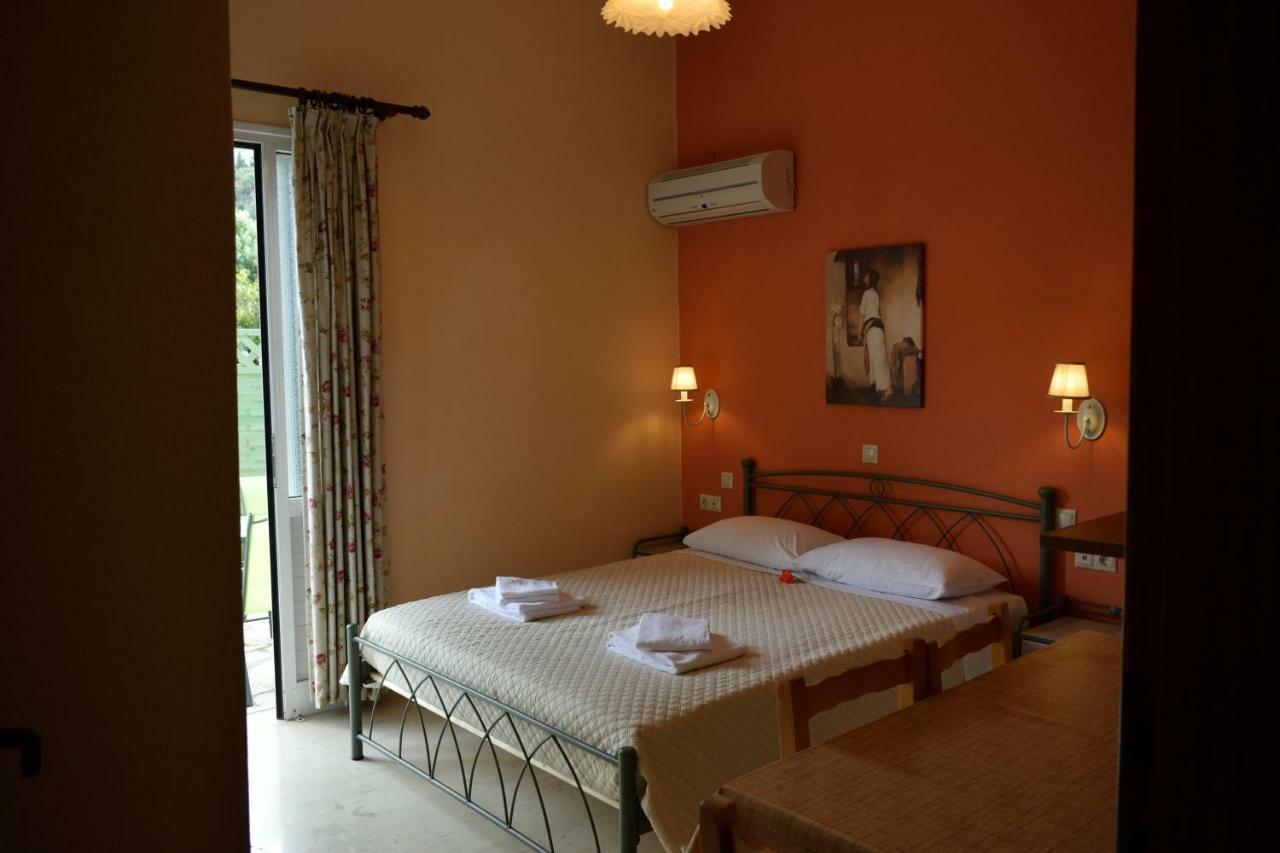 Stamoulis Apartments Agia Efimia Екстериор снимка