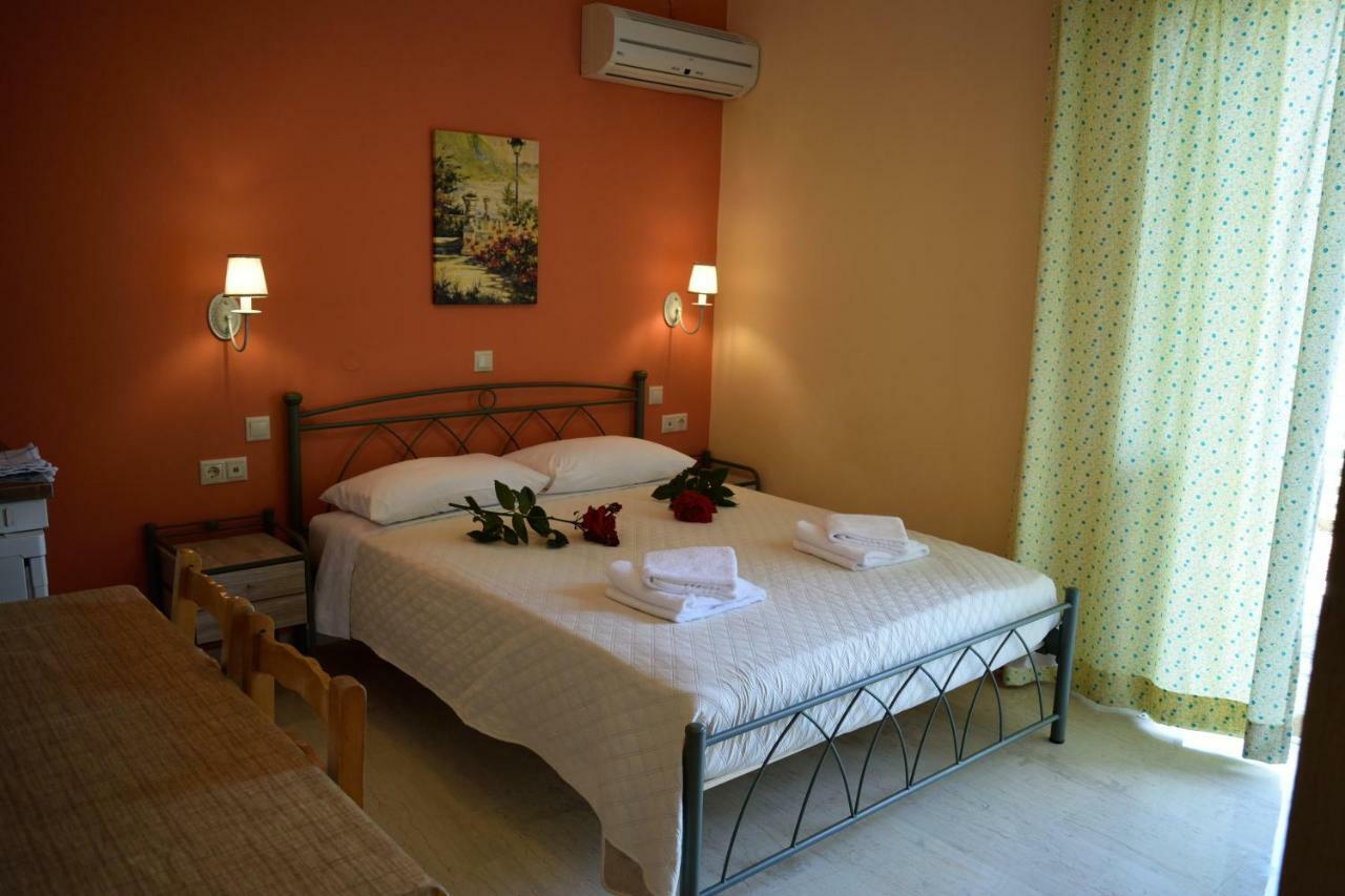 Stamoulis Apartments Agia Efimia Екстериор снимка